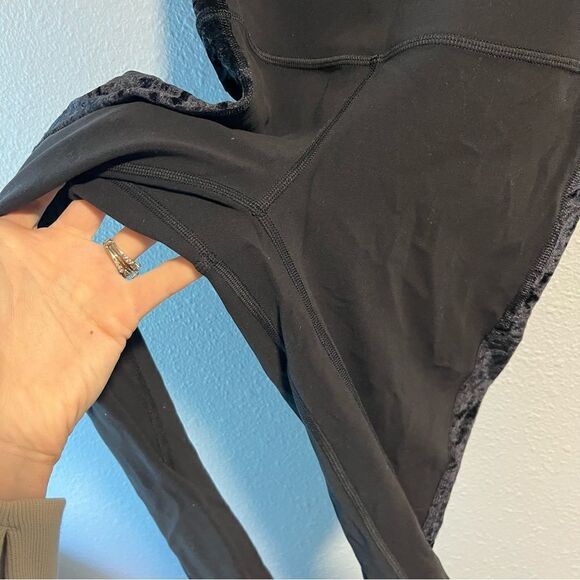 Lululemon Align Super High-Rise Crop *Crushed Velvet
Black - Picture 7 of 10